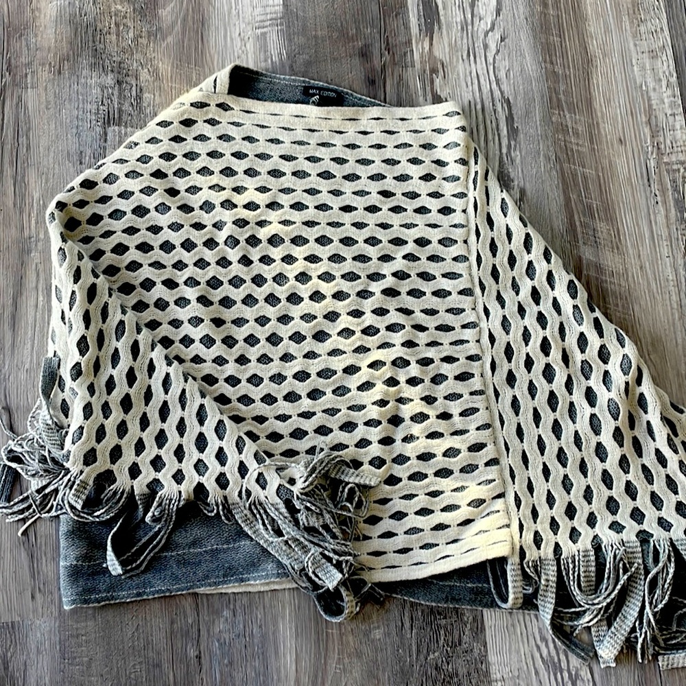 Max Edition Small/Medium Poncho style pull over sweater